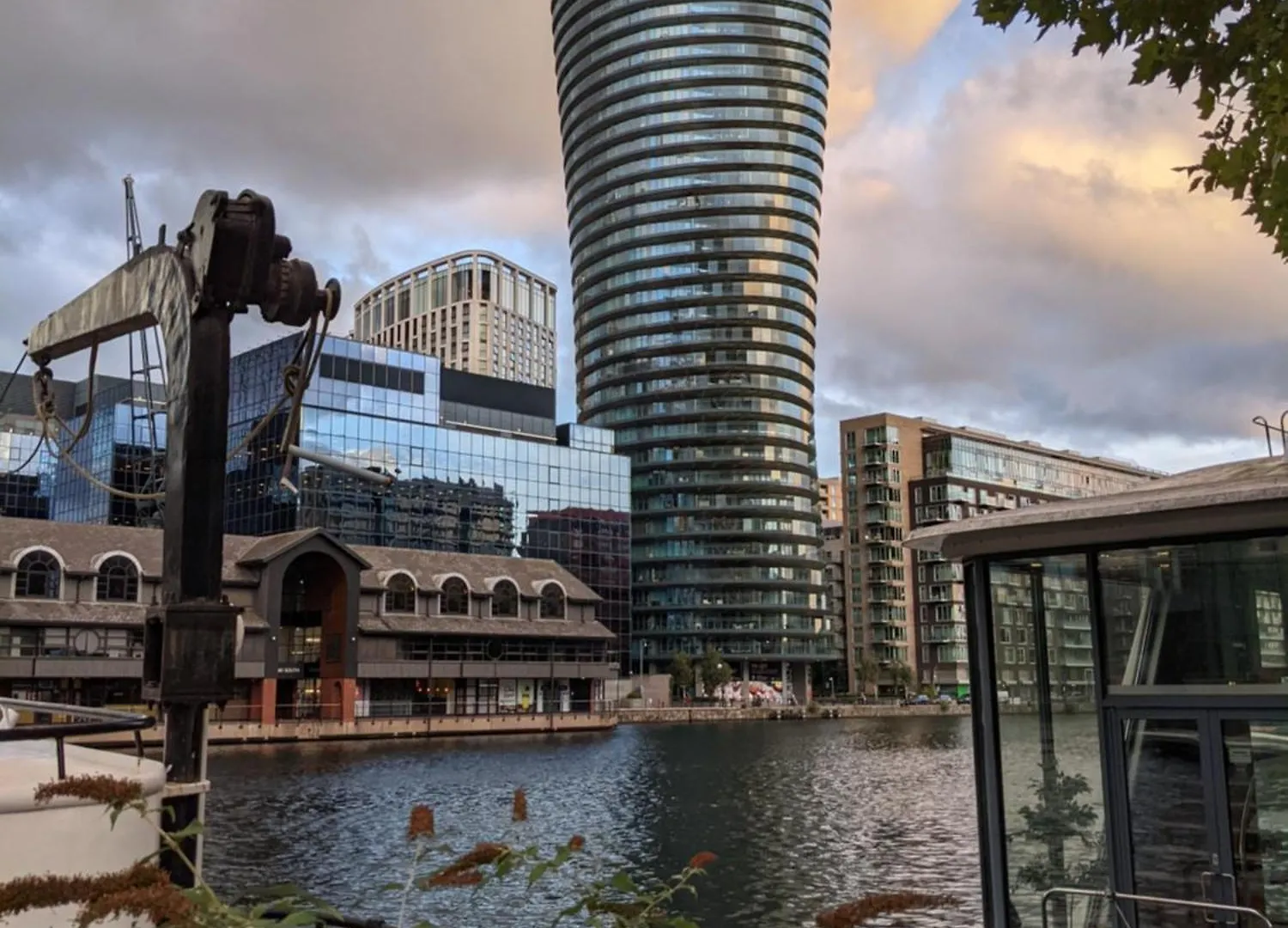 Clippers Quay Loft At Canary Wharf London Homestay