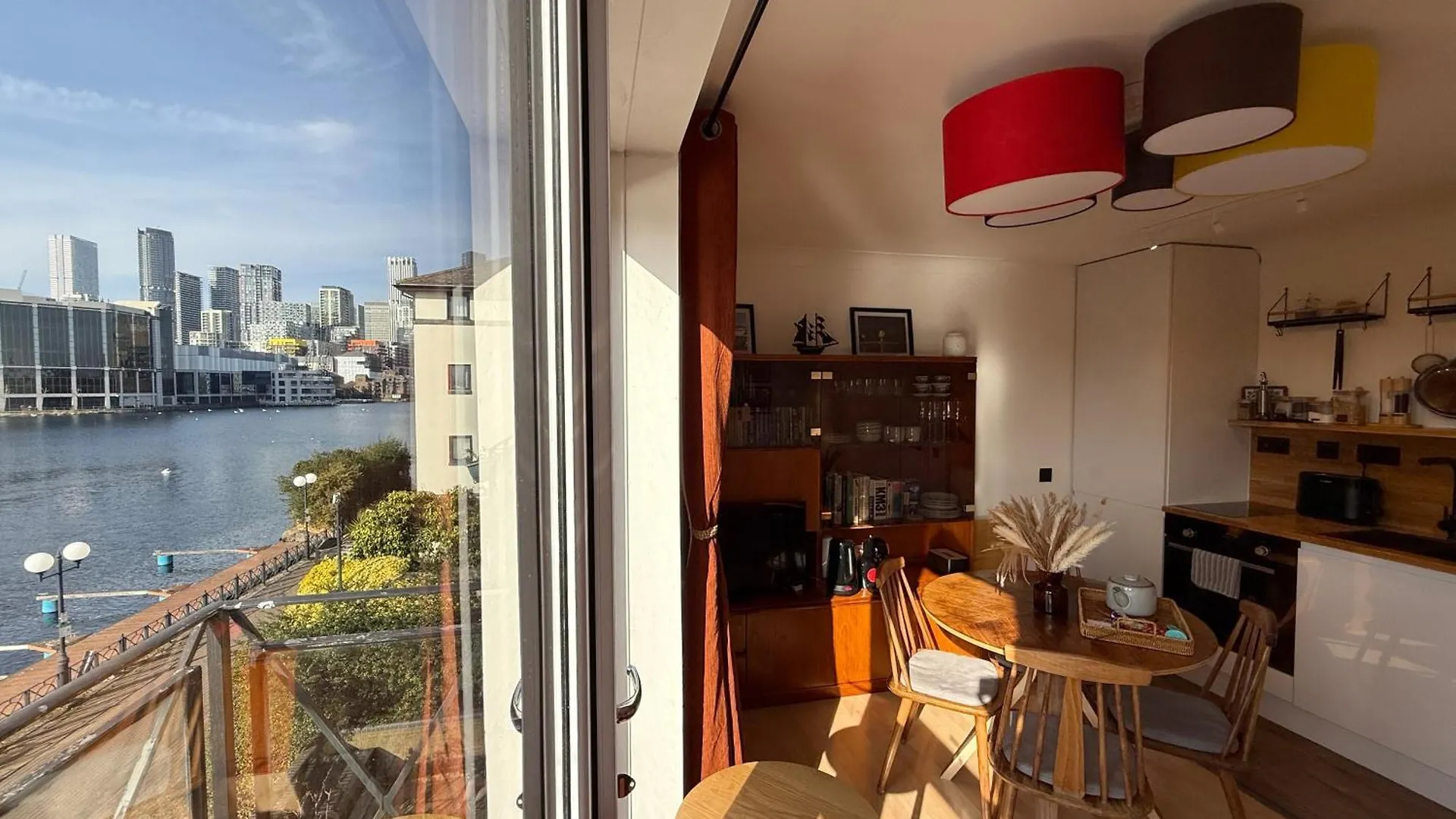 Homestay Clippers Quay Loft At Canary Wharf London