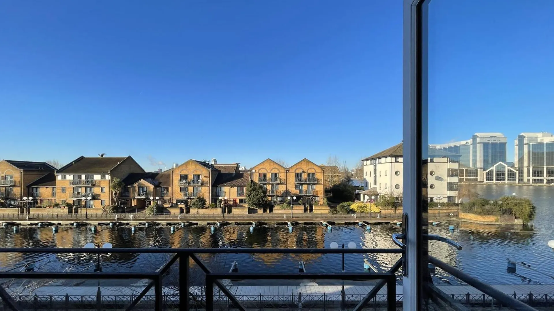 Clippers Quay Loft At Canary Wharf location